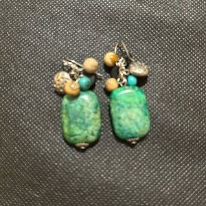 Jade simulated stones with various accent beads earrings. ￼